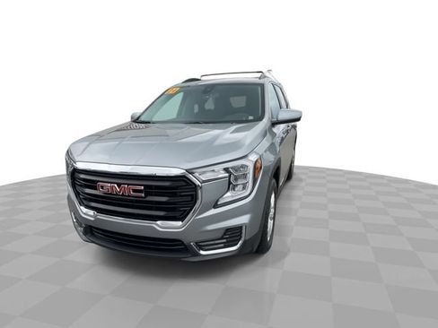 Certified 2024 GMC Terrain SLE w/ Driver Convenience Package AWD/4WD image 3