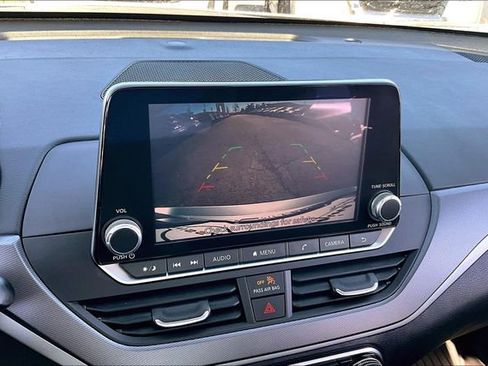 Used 2024 Nissan Altima 2.5 SR image 11