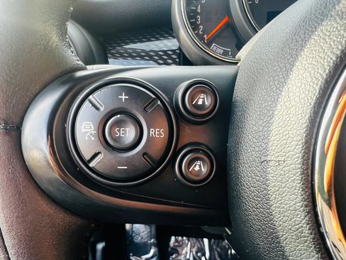 Used 2015 MINI Cooper S w/ Park Assistant Package FWD image 25