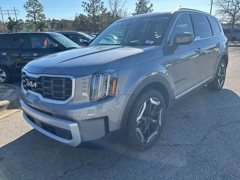 Certified 2025 Kia Telluride S image 11