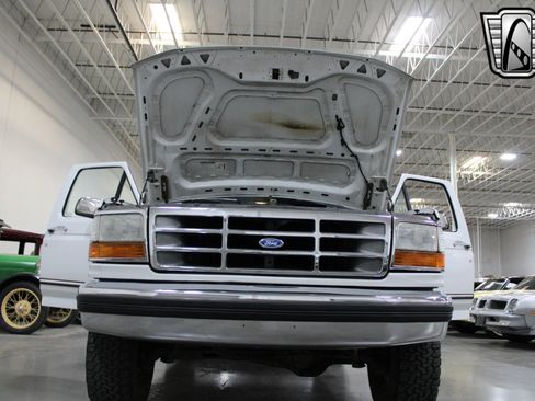 Used 1992 Ford Bronco XLT image 10