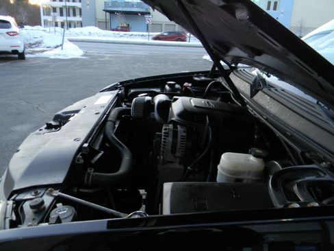 Used 2014 Cadillac Escalade Premium image 28