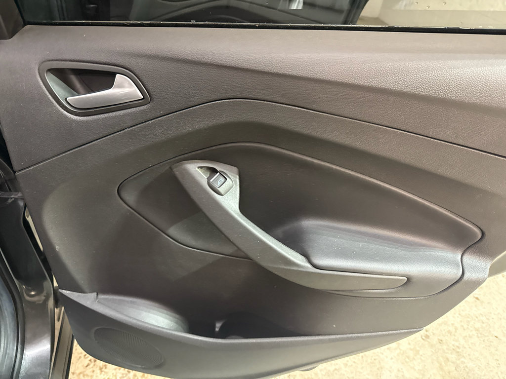 Used 2019 Ford Escape SEL FWD image 25