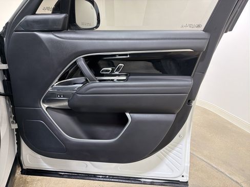 Used 2022 Land Rover Range Rover SE image 23