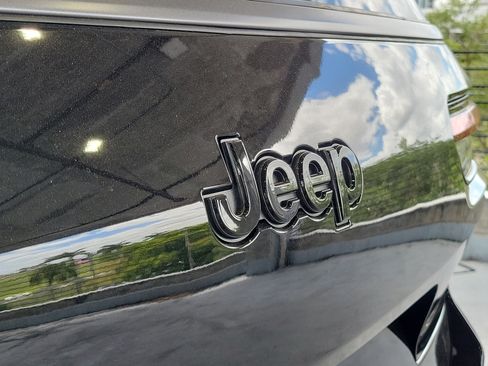 New 2026 Jeep Grand Cherokee L 2WD image 5