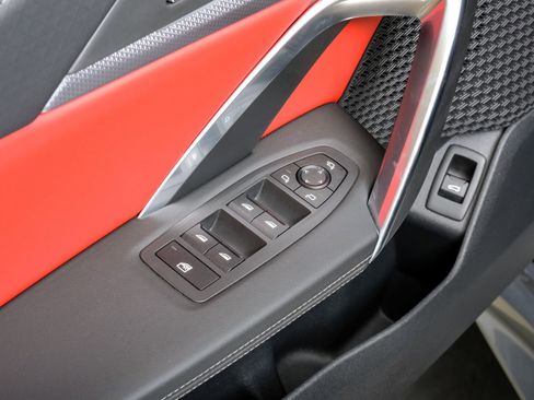 Used 2025 BMW X2 xDrive28i image 54