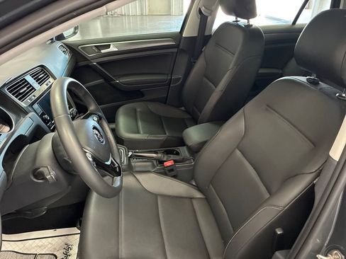 Used 2020 Volkswagen Golf 4-Door FWD image 9