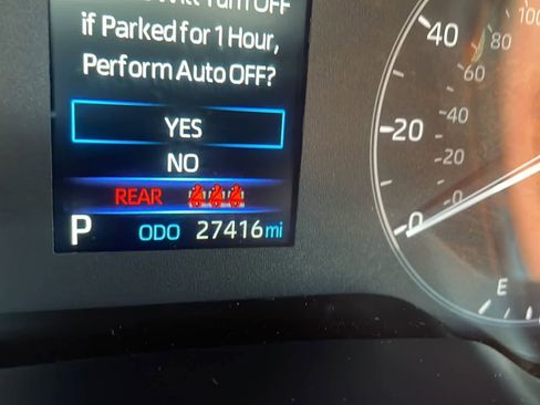 Used 2024 Toyota Corolla SE image 3