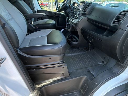 Used 2024 RAM ProMaster 2500 w/ Convenience Group FWD image 19