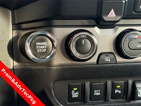 Used 2022 Toyota Tacoma TRD Sport image 21