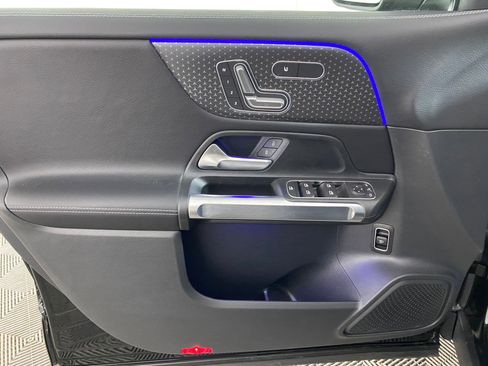 New 2025 Mercedes-Benz GLB 250 4MATIC image 11