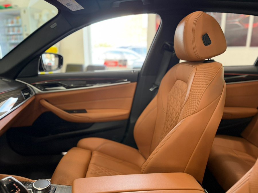 Used 2023 BMW 530i w/ M Sport Package RWD image 13