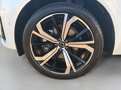 Used 2025 Volvo XC60 B5 Ultra w/ Climate Package image 42