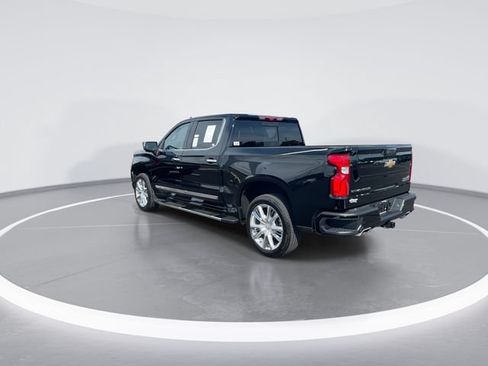 Used 2025 Chevrolet Silverado 1500 High Country w/ High Country Premium Package AWD/4WD image 6