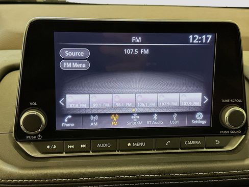 Used 2023 Nissan Rogue S image 21