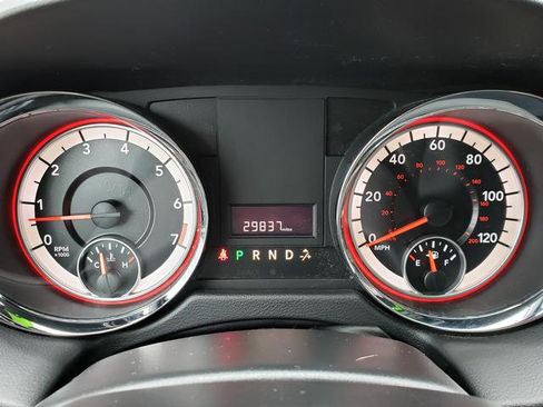 Used 2016 Dodge Grand Caravan SE image 24