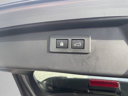 Used 2023 Subaru Outback Limited image 14