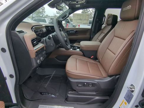 New 2026 Chevrolet Suburban High Country w/ Sun And Tow Package AWD/4WD image 22