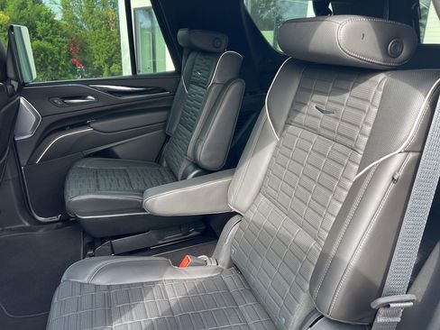 Used 2023 Cadillac Escalade V image 16
