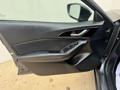 Used 2016 MAZDA MAZDA3 i Sport w/ Preferred Equipment Package image 11