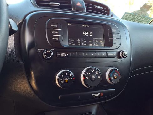 Used 2018 Kia Soul image 19