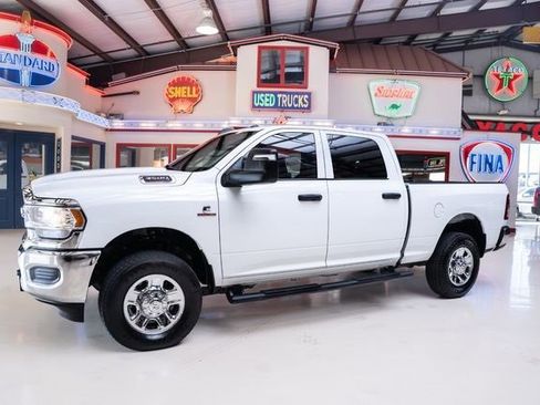 Used 2024 RAM 3500 Tradesman w/ Chrome Appearance Group image 2