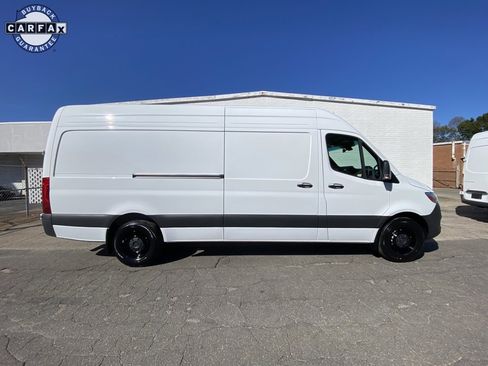 Used 2025 Mercedes-Benz Sprinter 2500 image 1