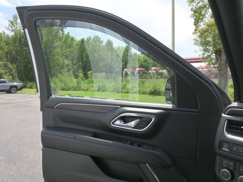 Used 2021 Chevrolet Tahoe LT AWD/4WD image 22