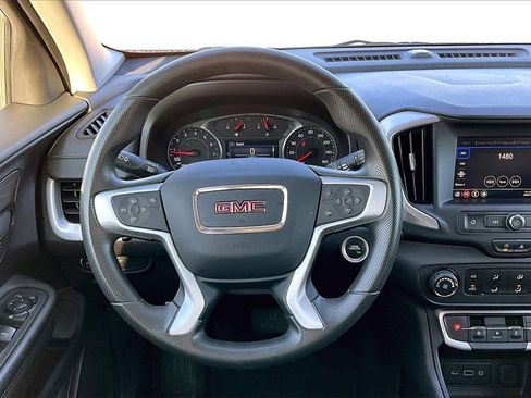 Used 2024 GMC Terrain SLE image 5