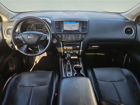 Used 2020 Nissan Pathfinder SL image 2