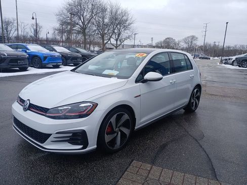 Used 2018 Volkswagen GTI SE w/ SE Leather Package image 4
