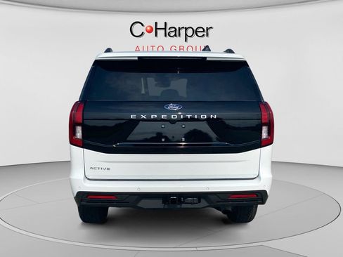 Used 2025 Ford Expedition Active AWD/4WD image 4