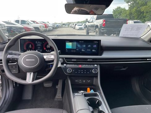Used 2025 Hyundai Sonata SEL FWD image 10