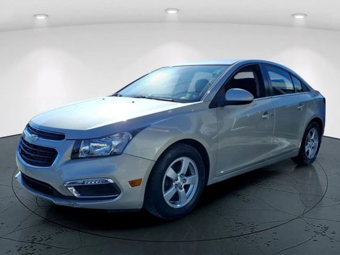 Used 2016 Chevrolet Cruze LT FWD image 4