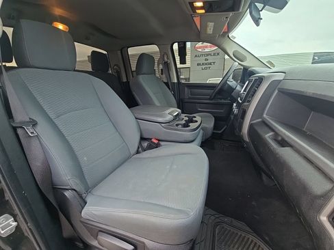 Used 2017 RAM 1500 Express w/ Black Ram 1500 Express Group AWD/4WD image 12