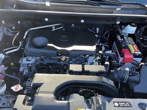 Used 2021 Toyota RAV4 LE image 27