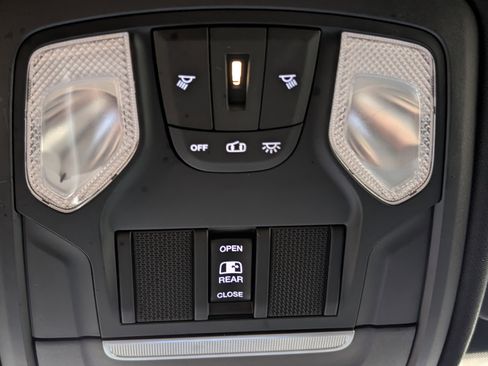 Used 2020 RAM 1500 Big Horn image 24