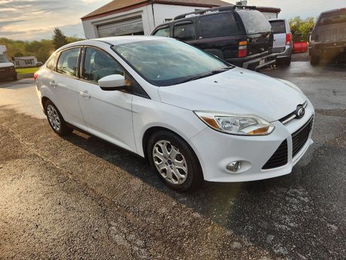 Used 2012 Ford Focus SE FWD image 4