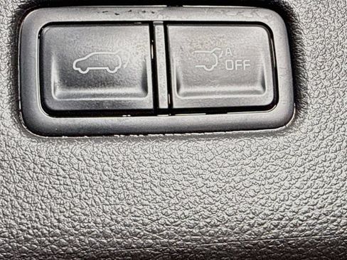 Certified 2024 Kia Carnival EX FWD image 31