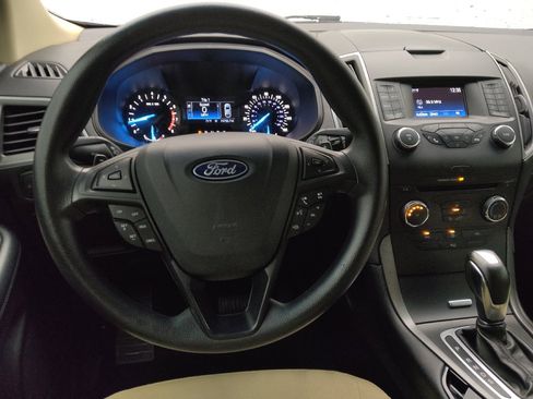 Used 2018 Ford Edge SE FWD image 22