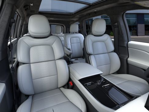New 2026 Lincoln Aviator Black Label w/ Black Label Special Edition AWD/4WD image 32