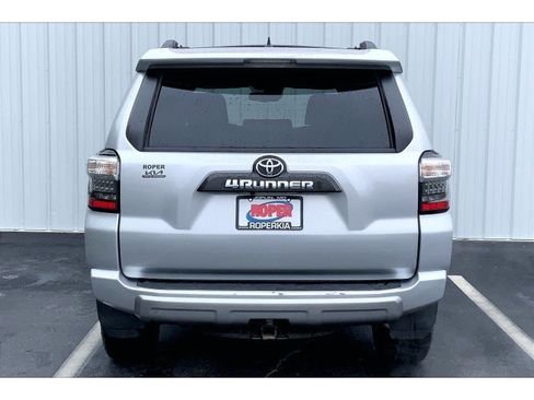 Used 2023 Toyota 4Runner TRD Off-Road Premium AWD/4WD image 4