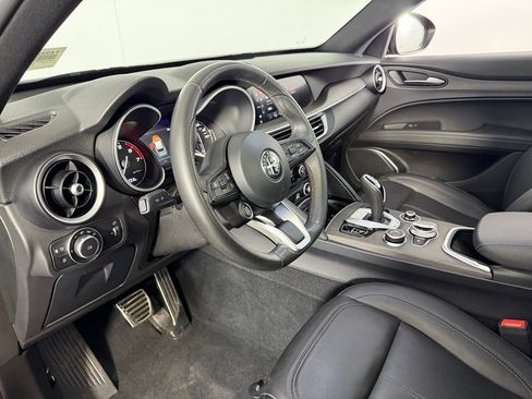 Used 2023 Alfa Romeo Stelvio Ti AWD/4WD image 21