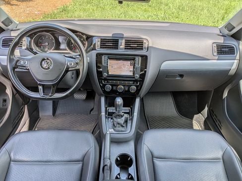 Used 2018 Volkswagen Jetta SEL FWD image 20