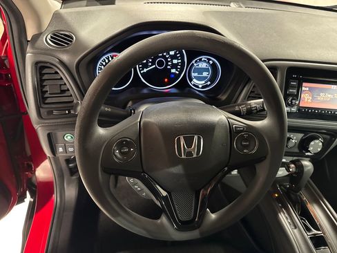 Used 2016 Honda HR-V LX image 19