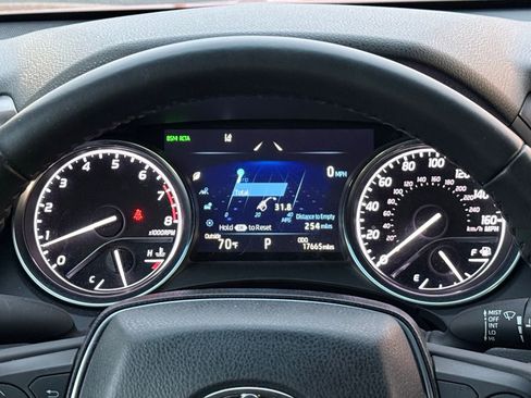 Used 2018 Toyota Camry XLE FWD image 30
