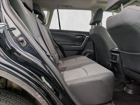 Used 2020 Toyota RAV4 XLE image 19