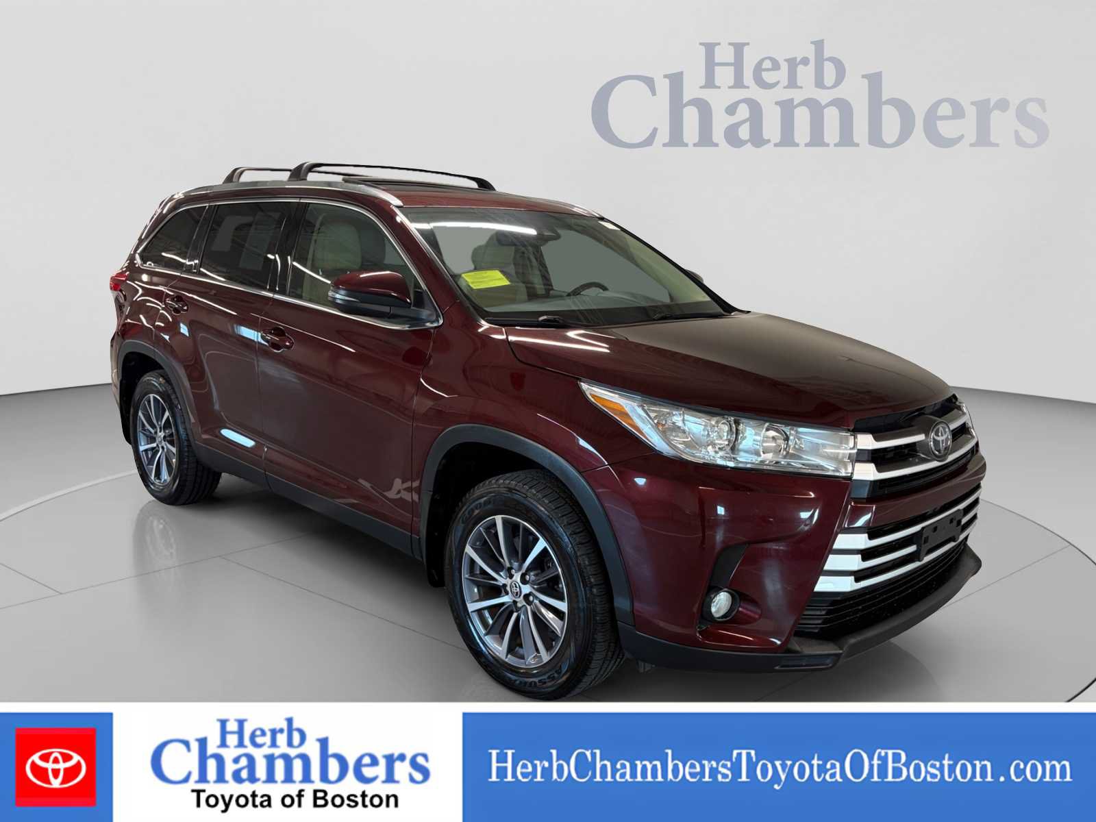 Used 2019 Toyota Highlander XLE AWD/4WD image 1