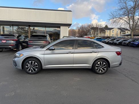 Used 2022 Volkswagen Jetta S image 16