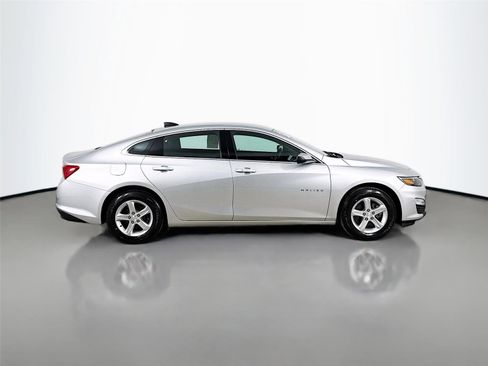Used 2021 Chevrolet Malibu LS image 9